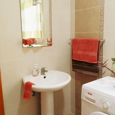 Comfy 3 Minutes From