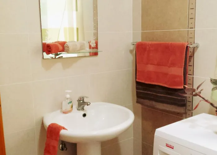 Comfy 3 Minutes From