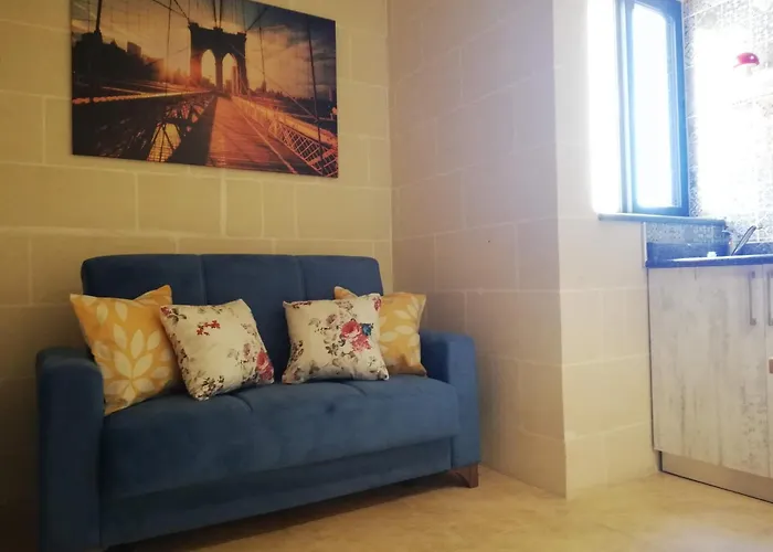 Comfy 3 Minutes From *